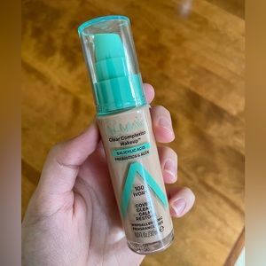 Almay • foundation